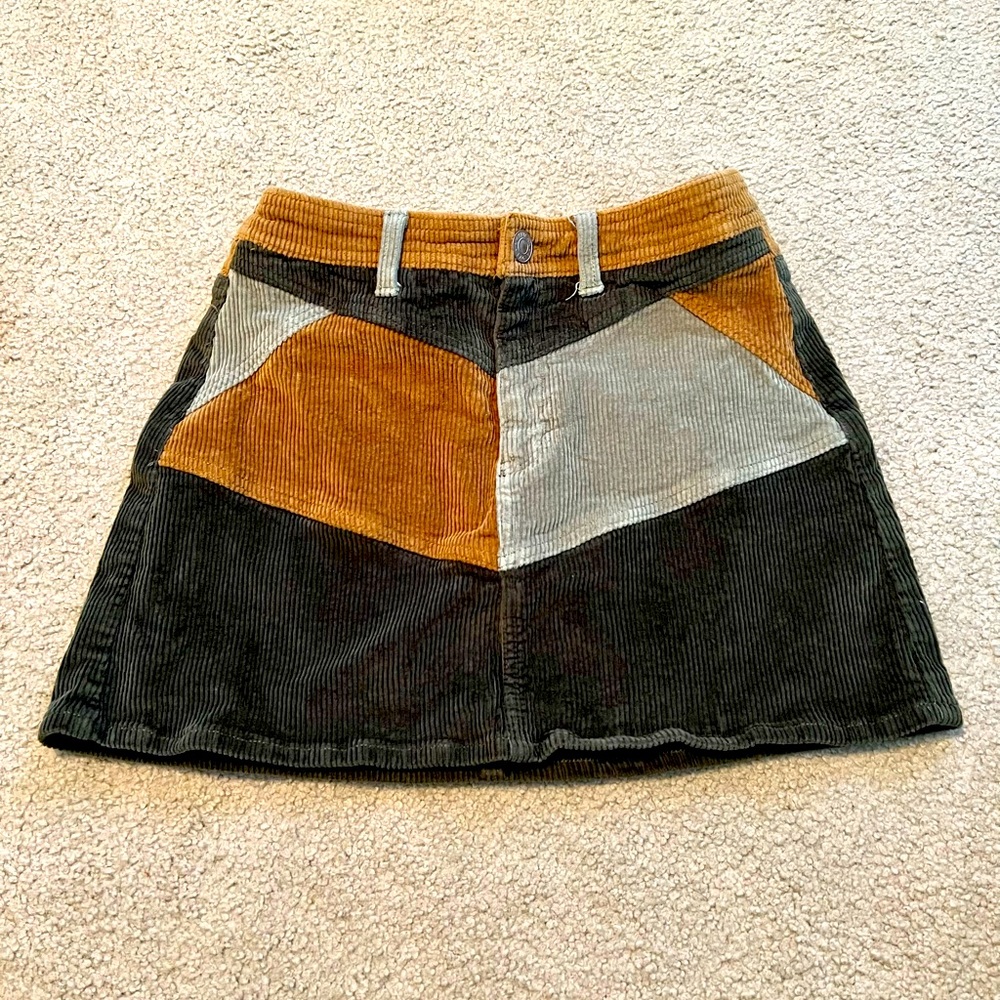 American Eagle corduroy patched miniskirt - size 4  🤎 💚 🧡